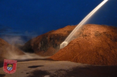 Brand Rindenmulchhaufen