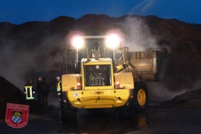 07. November 2010: Brand eines Rindenmulchhaufens