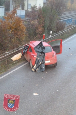 Einsatz Nr.163/2011 - 10. November 2011: Auto gegen Lkw: 70-Jähriger stirbt