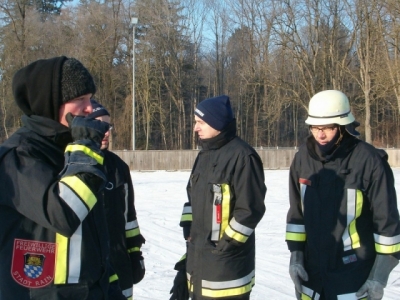 Übung 05. Februar 2012: Sonntagsübung "Eisrettung"